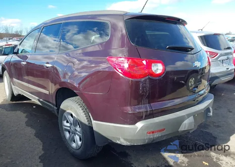 2010 Chevrolet Traverse Ls z USA, uszkodzony, nr VIN 1GNLREEDXAS128853